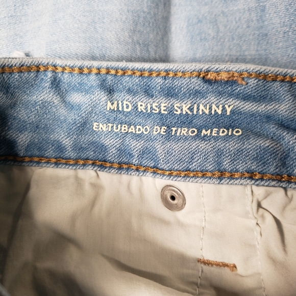 Universal Thread Raw Hem Skinny Jeans 12 Light Wash Distressed 31 Mid Rise - Picture 7 of 10